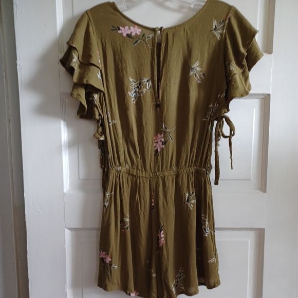 Billabong floral romper S w/ side cutouts flutter sleeves boho sexy flirty - Picture 10 of 13